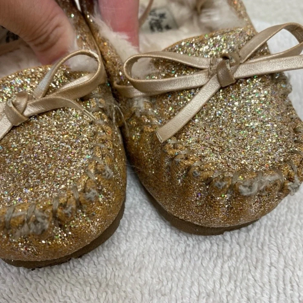 3/$25 Self Esteem Footwear Baby Girl Gold Glitter Faux Fur Moccasins Size 7 Cute